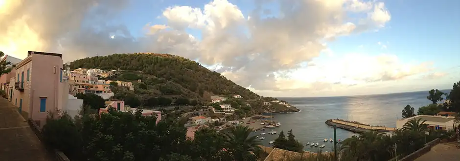 Panorama dell'Isola di Ustica